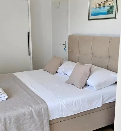 Frühstückspension Antruzo 3*